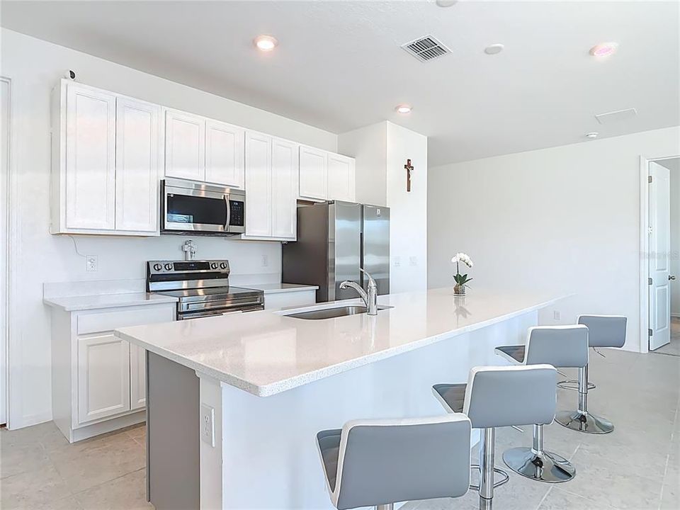 En Venta: $359,000 (3 camas, 2 baños, 1675 Pies cuadrados)