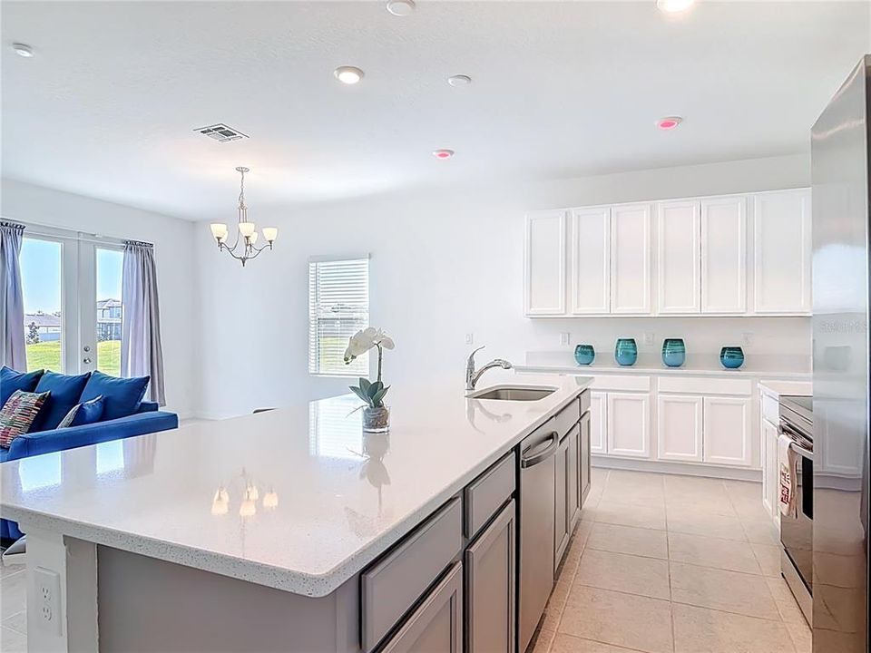 En Venta: $359,000 (3 camas, 2 baños, 1675 Pies cuadrados)