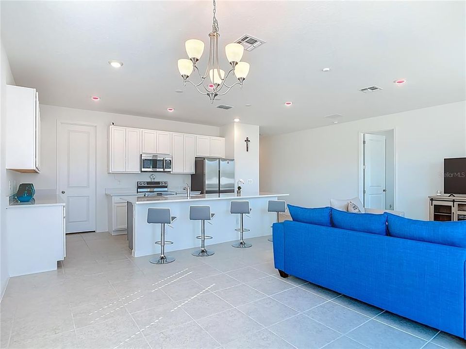 En Venta: $359,000 (3 camas, 2 baños, 1675 Pies cuadrados)