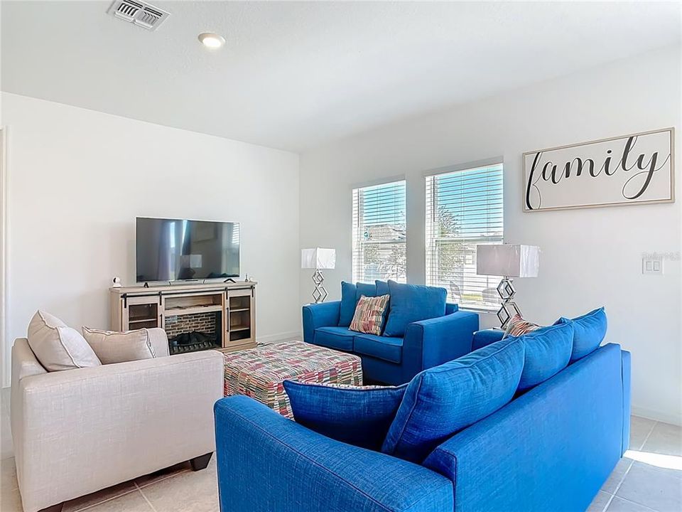 En Venta: $359,000 (3 camas, 2 baños, 1675 Pies cuadrados)