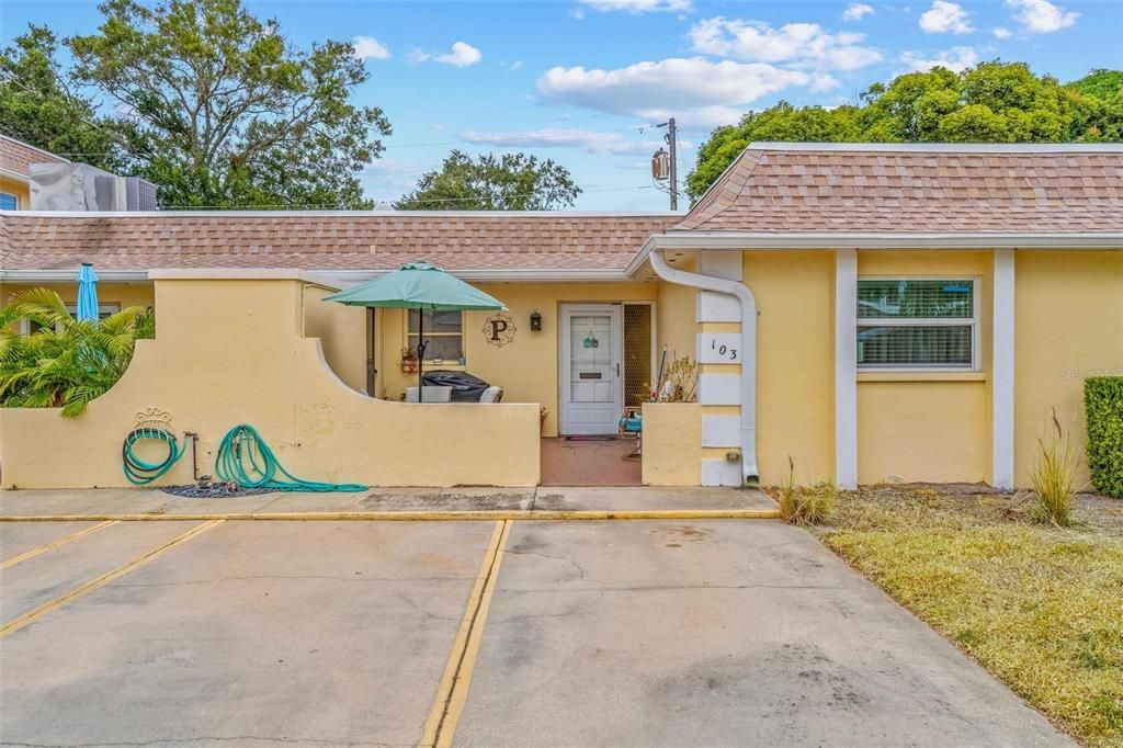 На продажу: $283,000 (2 спален, 2 ванн, 1230 Квадратных фут)