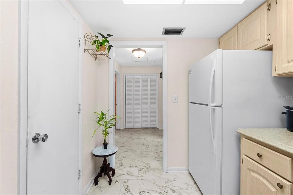 На продажу: $283,000 (2 спален, 2 ванн, 1230 Квадратных фут)