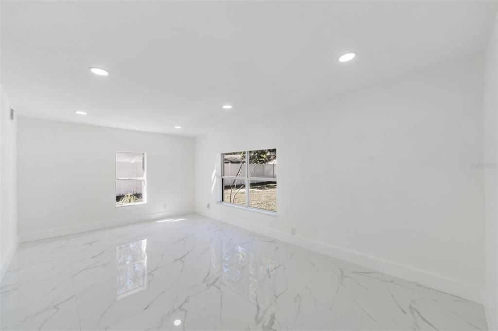 For Sale: $549,900 (4 beds, 3 baths, 1792 Square Feet)