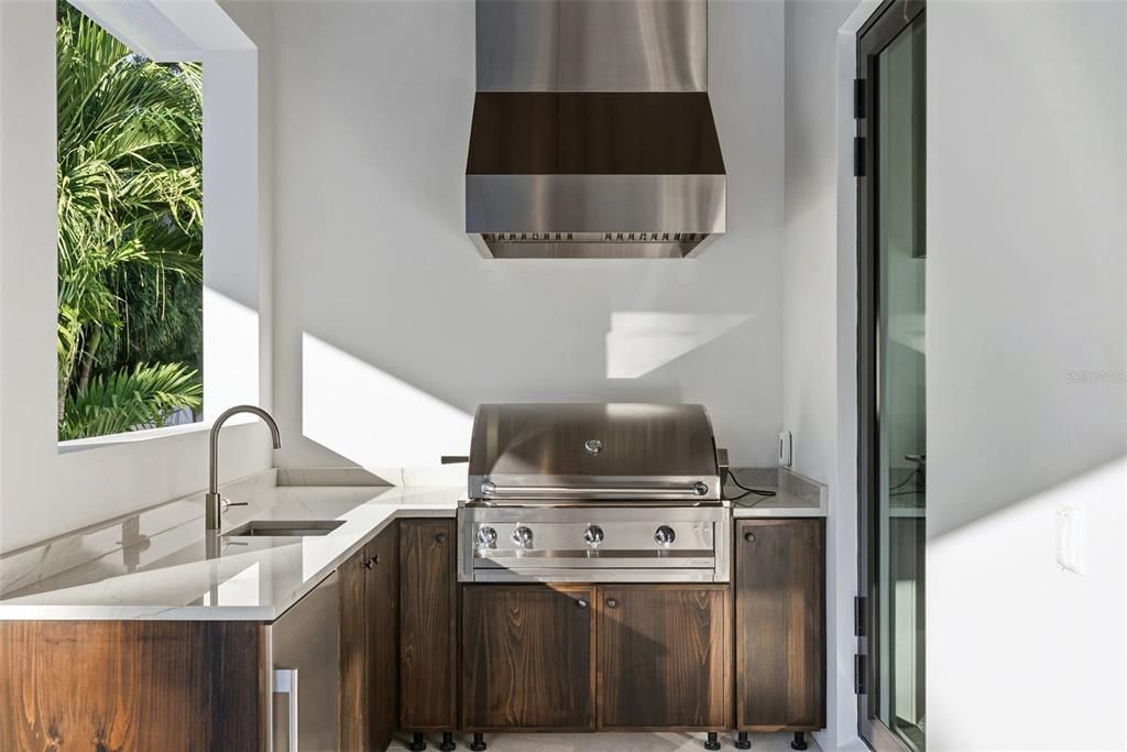 待售: $3,799,900 (5 贝兹, 6 浴室, 4741 平方英尺)