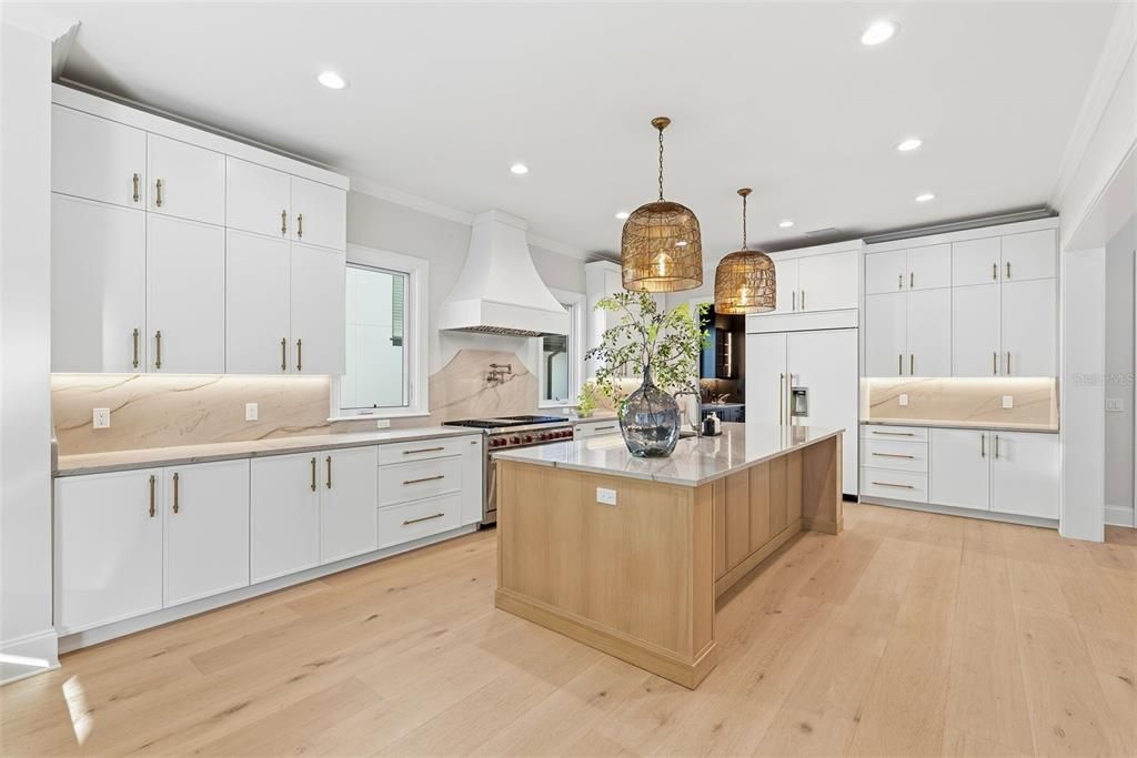 待售: $3,799,900 (5 贝兹, 6 浴室, 4741 平方英尺)