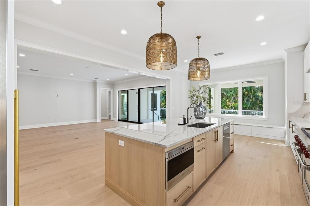 待售: $3,799,900 (5 贝兹, 6 浴室, 4741 平方英尺)