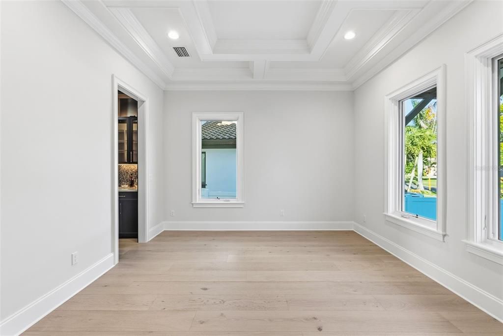 待售: $3,799,900 (5 贝兹, 6 浴室, 4741 平方英尺)