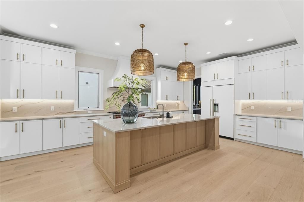 待售: $3,799,900 (5 贝兹, 6 浴室, 4741 平方英尺)