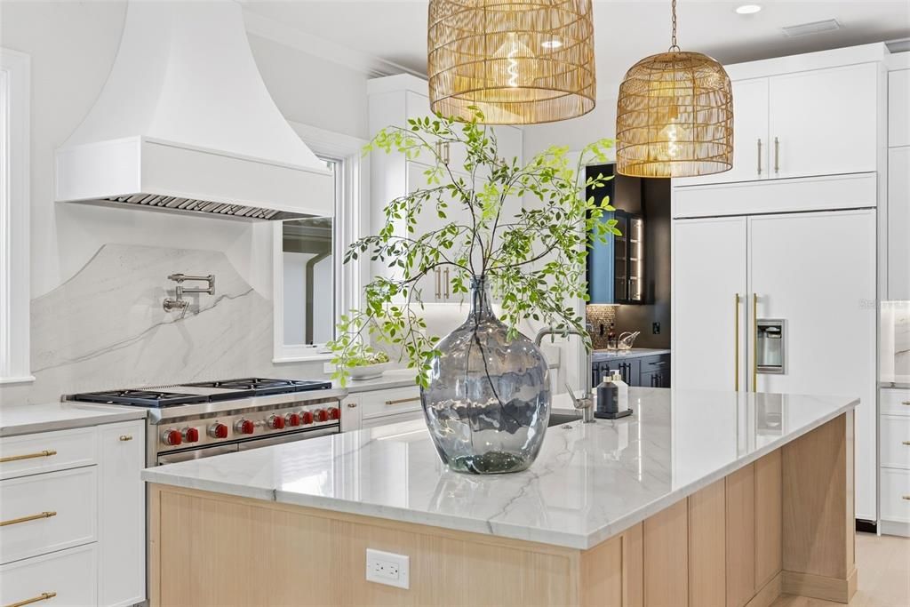 待售: $3,799,900 (5 贝兹, 6 浴室, 4741 平方英尺)