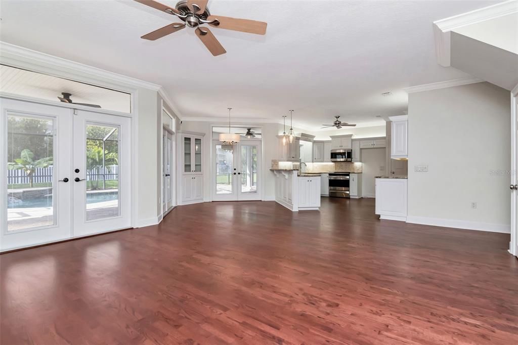 En Venta: $875,000 (6 camas, 3 baños, 3364 Pies cuadrados)