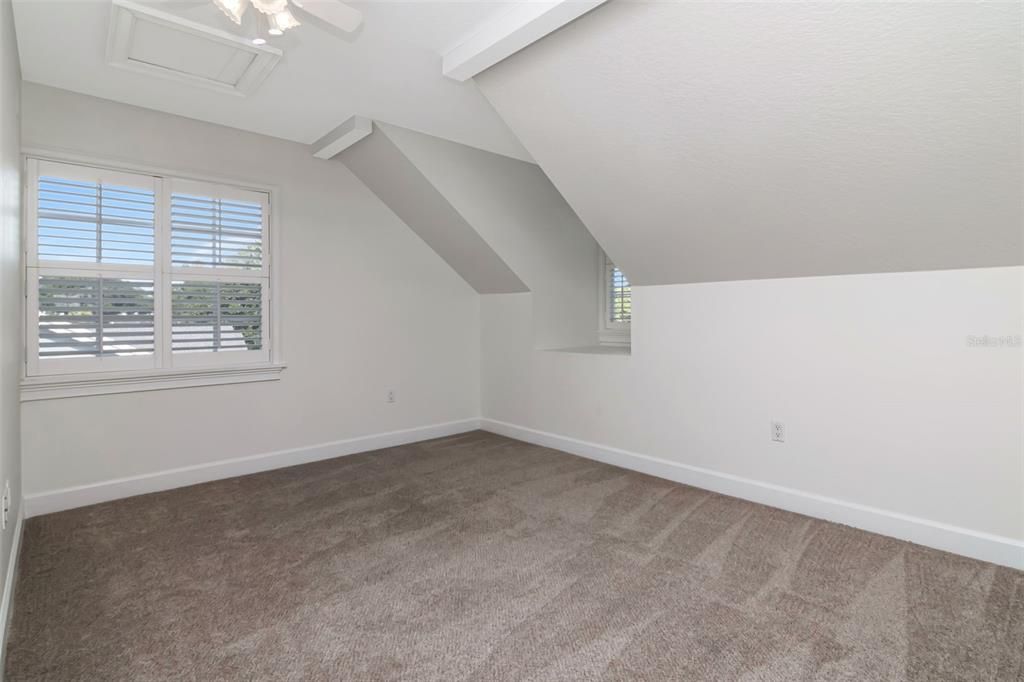 En Venta: $875,000 (6 camas, 3 baños, 3364 Pies cuadrados)