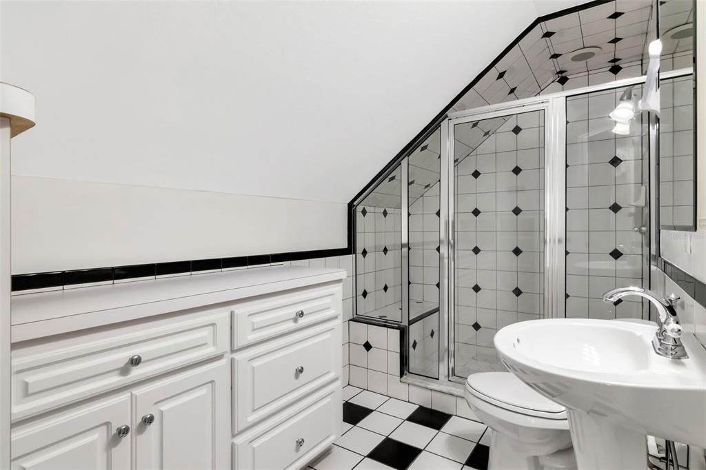 En Venta: $875,000 (6 camas, 3 baños, 3364 Pies cuadrados)