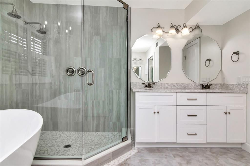 En Venta: $875,000 (6 camas, 3 baños, 3364 Pies cuadrados)