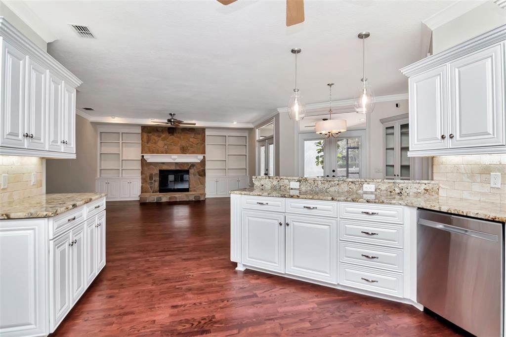 En Venta: $875,000 (6 camas, 3 baños, 3364 Pies cuadrados)