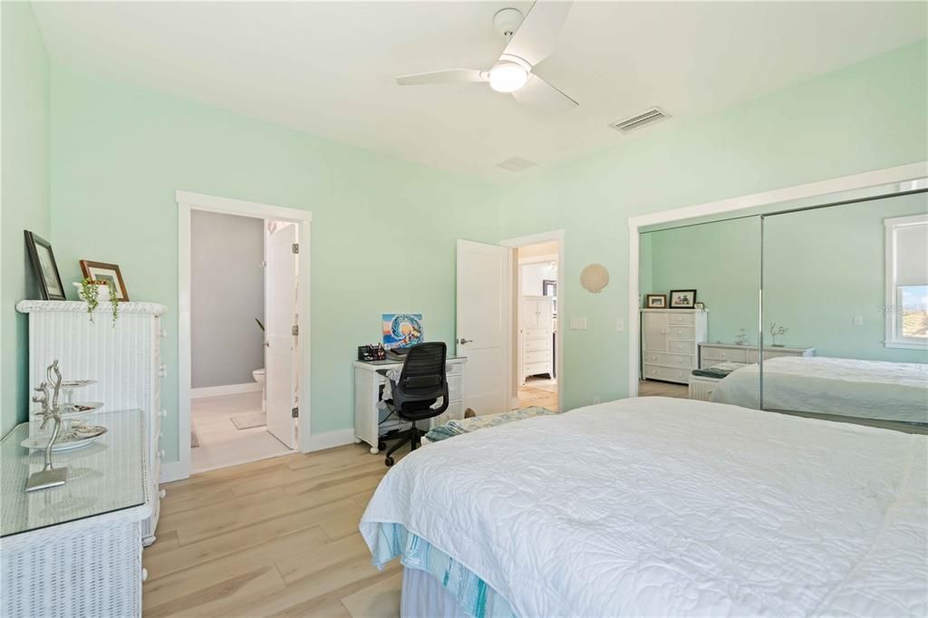 待售: $1,599,995 (3 贝兹, 3 浴室, 1560 平方英尺)