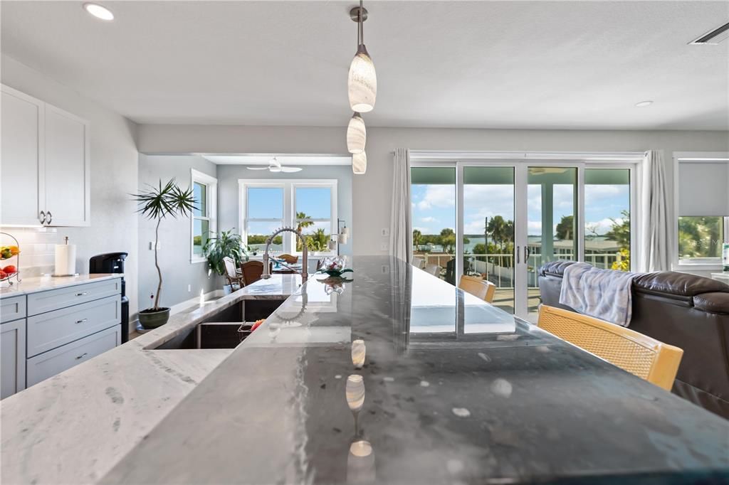 待售: $1,599,995 (3 贝兹, 3 浴室, 1560 平方英尺)