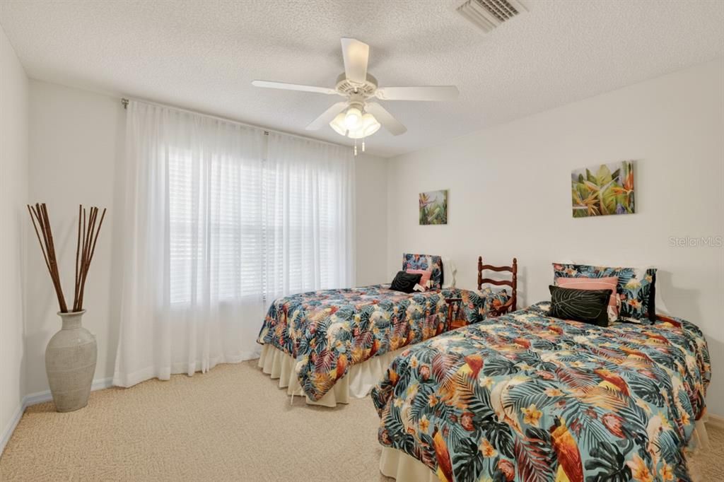 For Sale: $380,000 (3 beds, 2 baths, 1918 Square Feet)