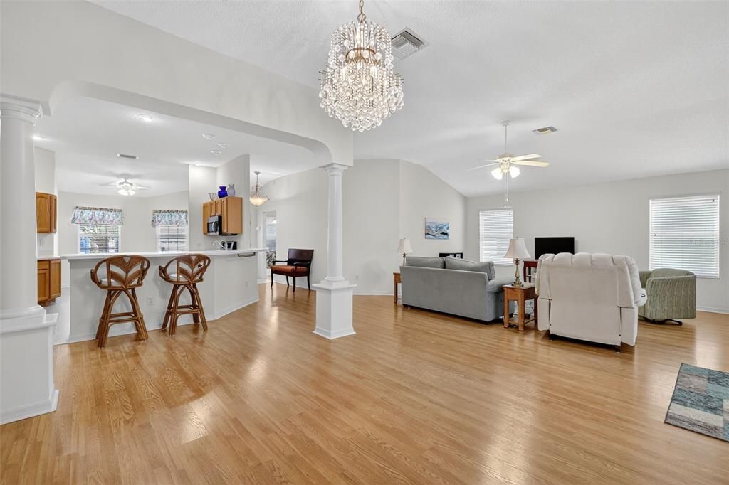 For Sale: $380,000 (3 beds, 2 baths, 1918 Square Feet)