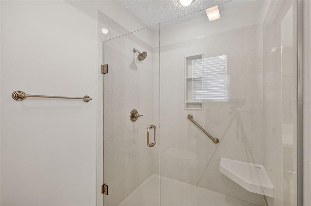 For Sale: $380,000 (3 beds, 2 baths, 1918 Square Feet)