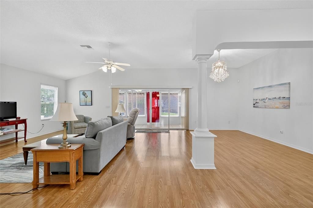 For Sale: $380,000 (3 beds, 2 baths, 1918 Square Feet)