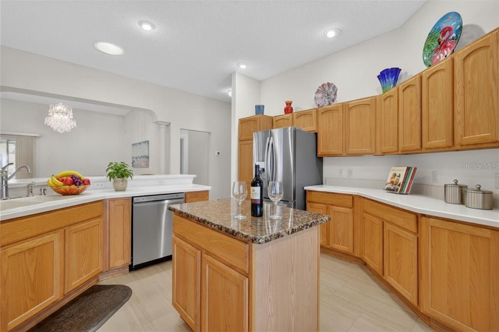 For Sale: $380,000 (3 beds, 2 baths, 1918 Square Feet)