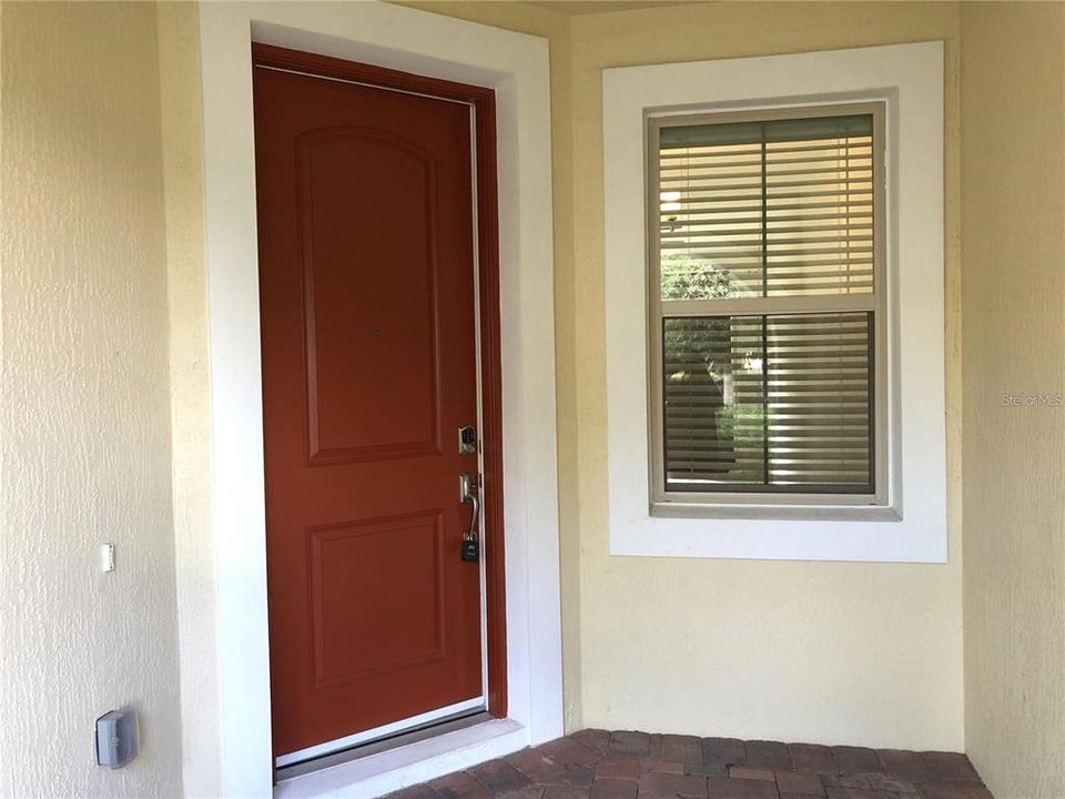 For Rent: $2,200 (2 beds, 2 baths, 1353 Square Feet)