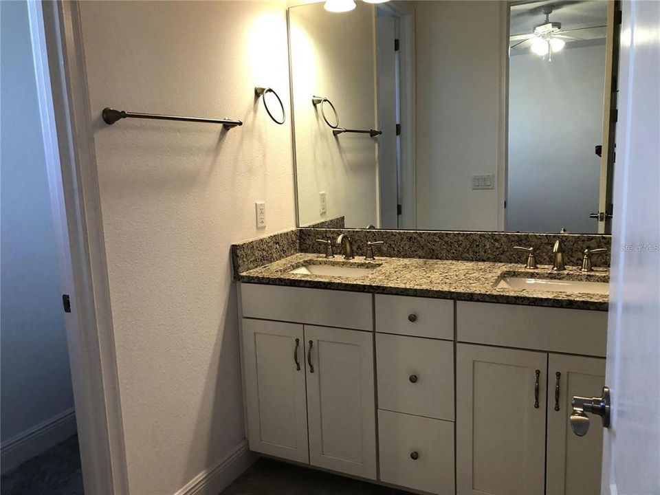 For Rent: $2,200 (2 beds, 2 baths, 1353 Square Feet)