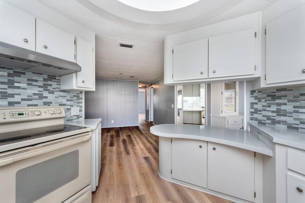 For Sale: $109,300 (2 beds, 2 baths, 1320 Square Feet)