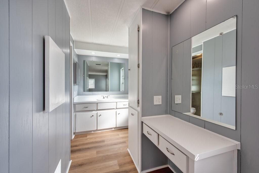 For Sale: $109,300 (2 beds, 2 baths, 1320 Square Feet)