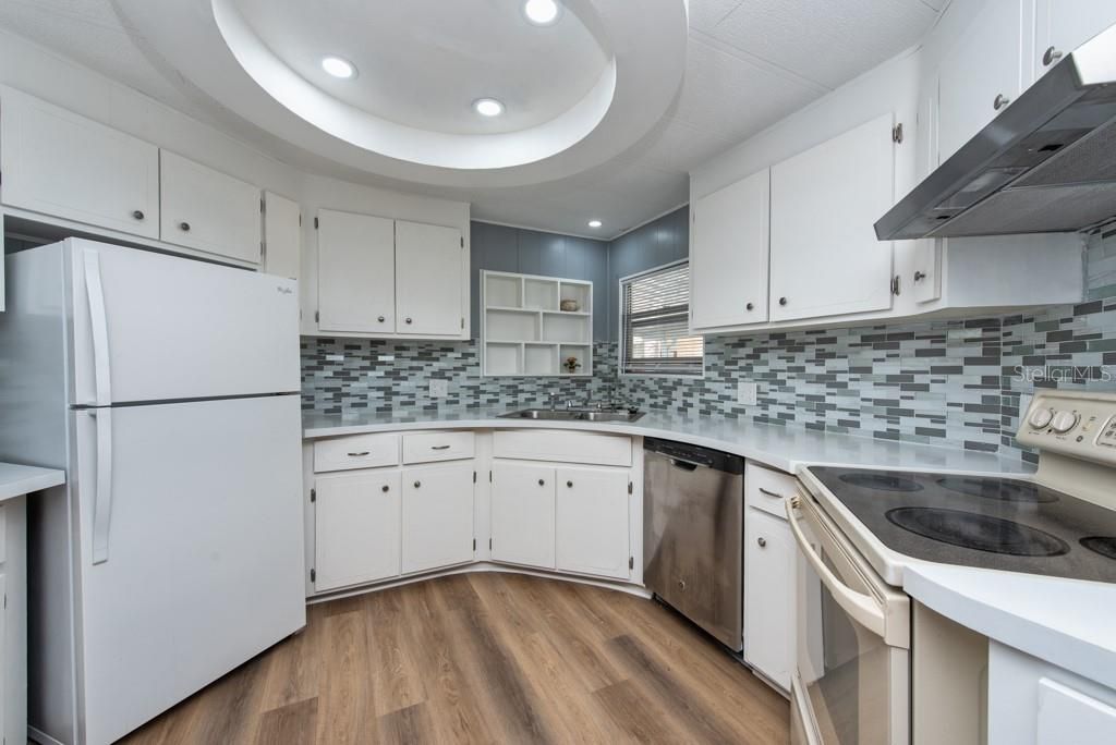 For Sale: $109,300 (2 beds, 2 baths, 1320 Square Feet)