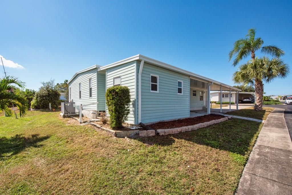 For Sale: $109,300 (2 beds, 2 baths, 1320 Square Feet)