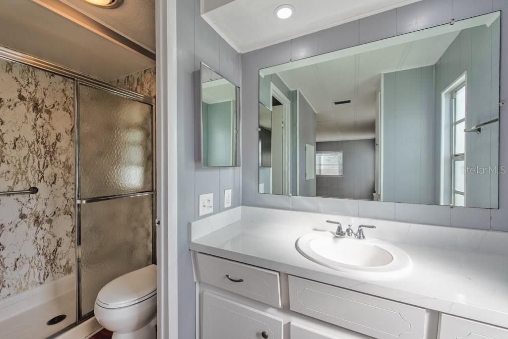 For Sale: $109,300 (2 beds, 2 baths, 1320 Square Feet)