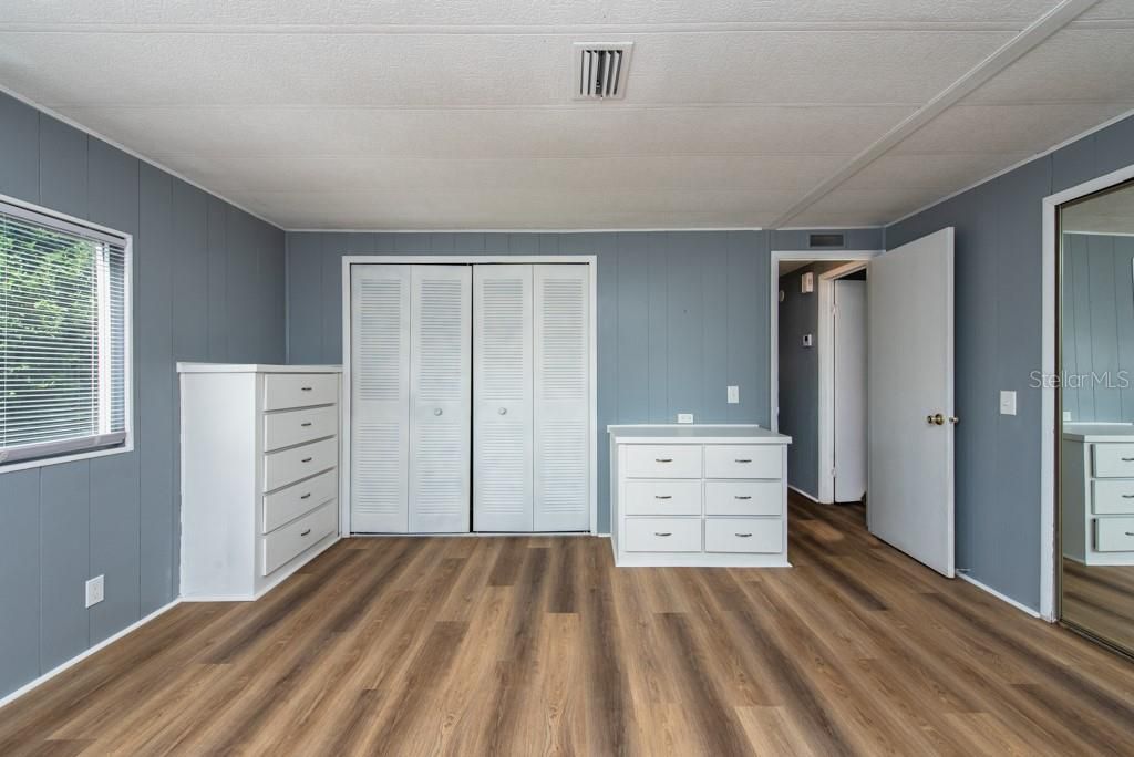 For Sale: $109,300 (2 beds, 2 baths, 1320 Square Feet)