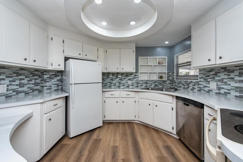 For Sale: $109,300 (2 beds, 2 baths, 1320 Square Feet)