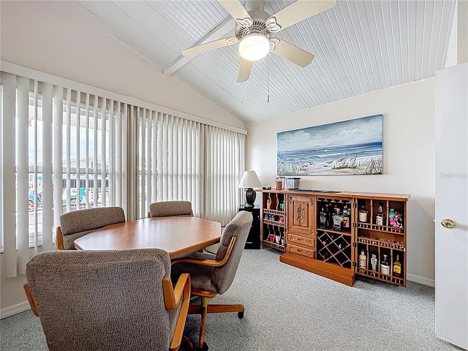 待售: $165,500 (2 贝兹, 2 浴室, 768 平方英尺)