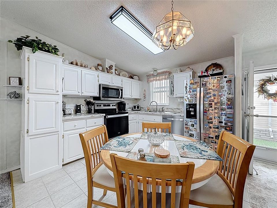 待售: $165,500 (2 贝兹, 2 浴室, 768 平方英尺)