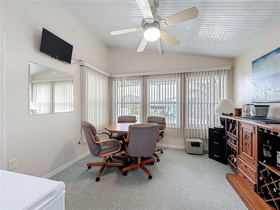 待售: $165,500 (2 贝兹, 2 浴室, 768 平方英尺)