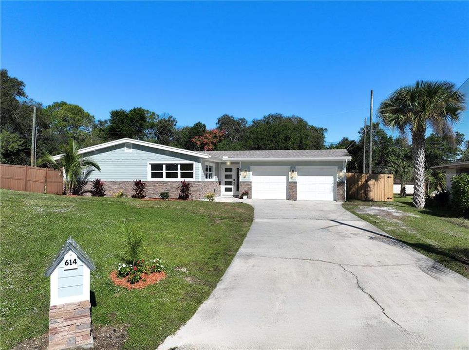 For Sale: $489,000 (4 beds, 3 baths, 1796 Square Feet)