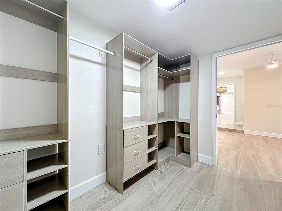 For Sale: $489,000 (4 beds, 3 baths, 1796 Square Feet)