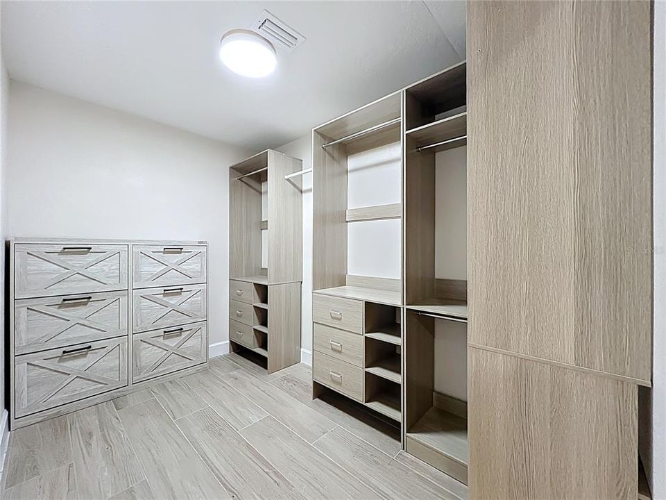 For Sale: $489,000 (4 beds, 3 baths, 1796 Square Feet)