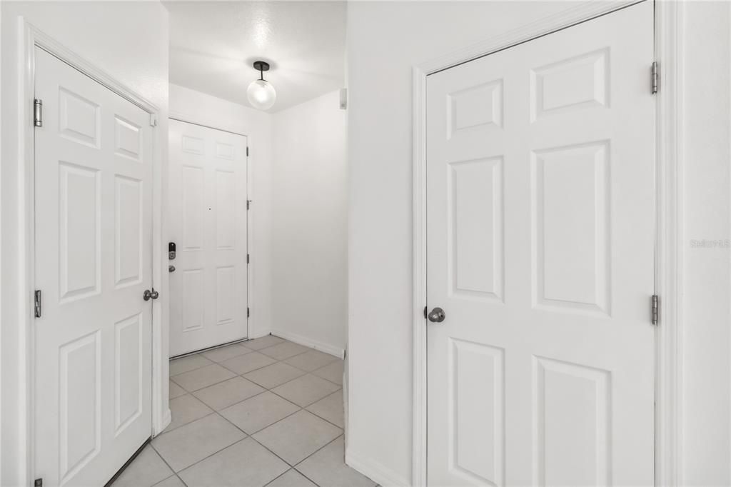 Под контрактом: $305,000 (3 спален, 2 ванн, 1571 Квадратных фут)