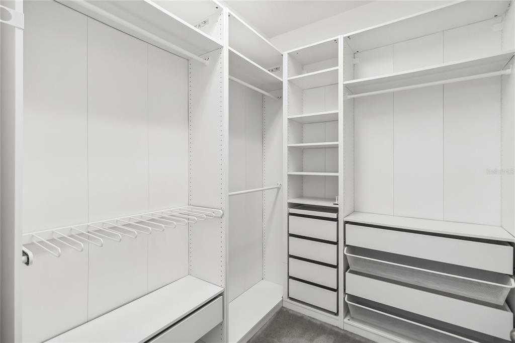 Под контрактом: $305,000 (3 спален, 2 ванн, 1571 Квадратных фут)