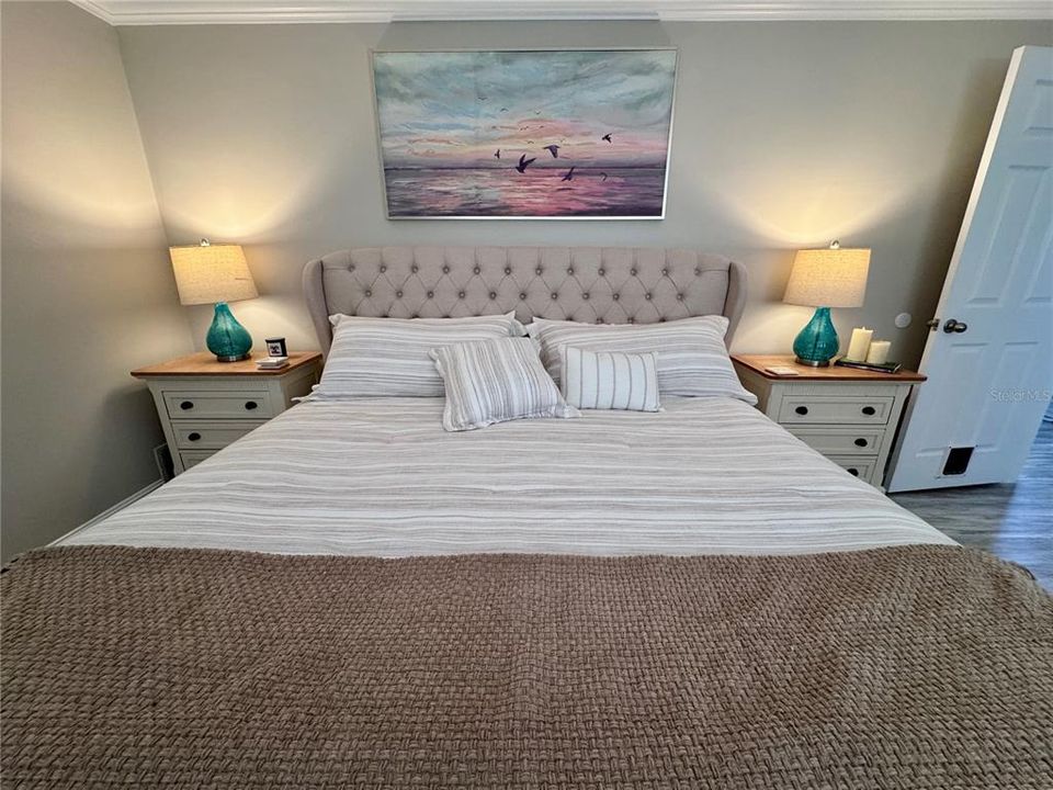 合同活跃: $550,000 (2 贝兹, 2 浴室, 1471 平方英尺)