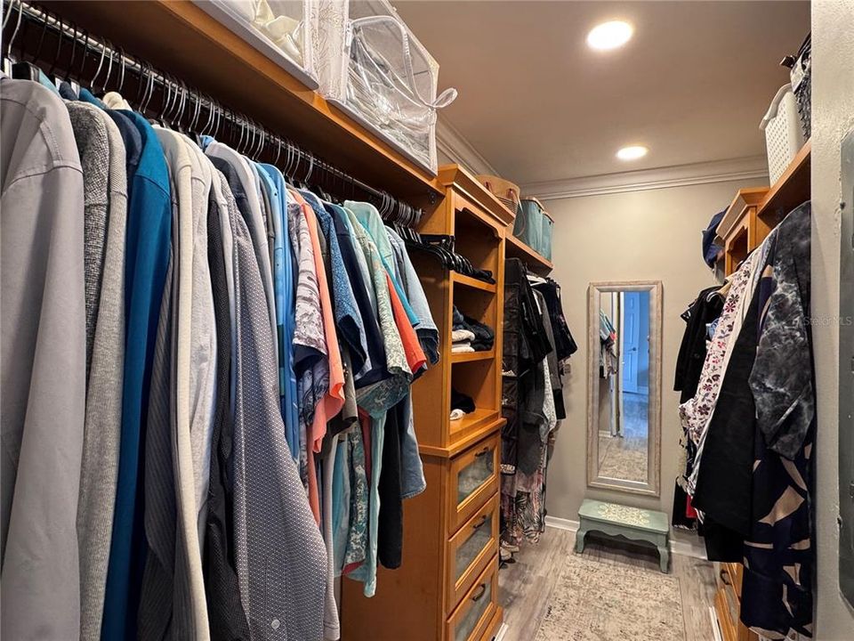 合同活跃: $550,000 (2 贝兹, 2 浴室, 1471 平方英尺)