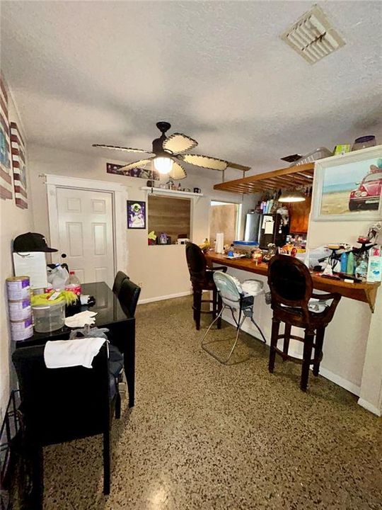 For Sale: $269,900 (3 beds, 1 baths, 984 Square Feet)