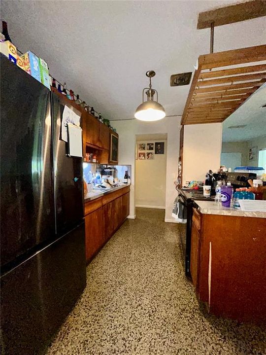 For Sale: $269,900 (3 beds, 1 baths, 984 Square Feet)