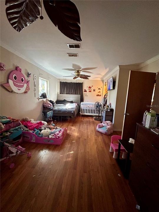 For Sale: $269,900 (3 beds, 1 baths, 984 Square Feet)