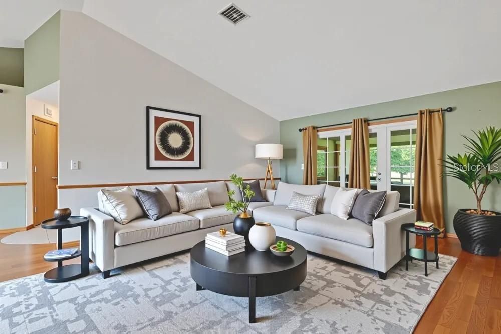 For Rent: $2,100 (3 beds, 2 baths, 2043 Square Feet)