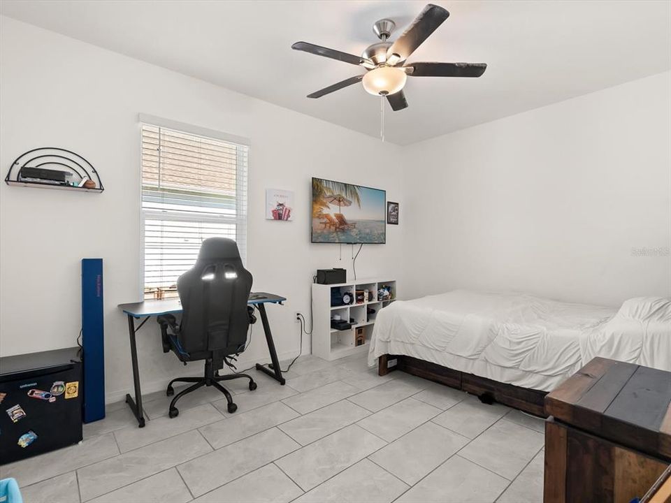 En Venta: $613,500 (4 camas, 3 baños, 2466 Pies cuadrados)