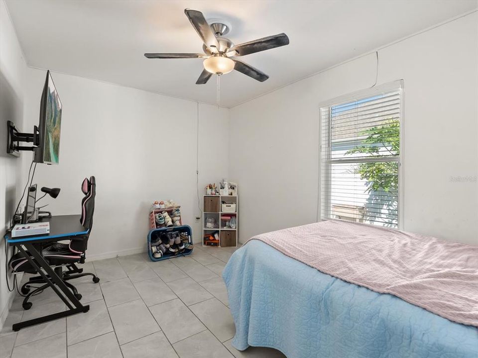 En Venta: $613,500 (4 camas, 3 baños, 2466 Pies cuadrados)